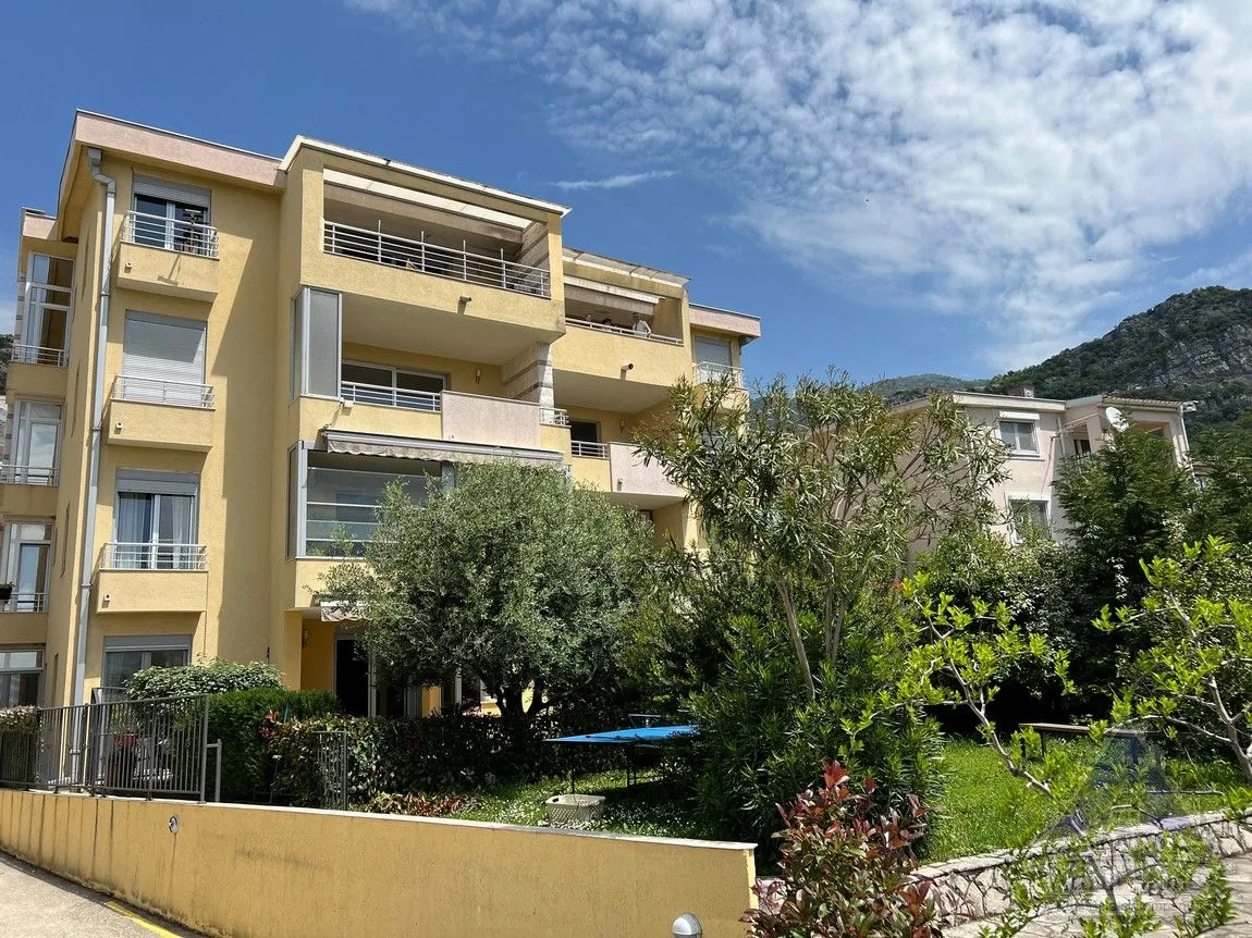 Sale, three bedroom apartment, 95m², Lazi, Budva