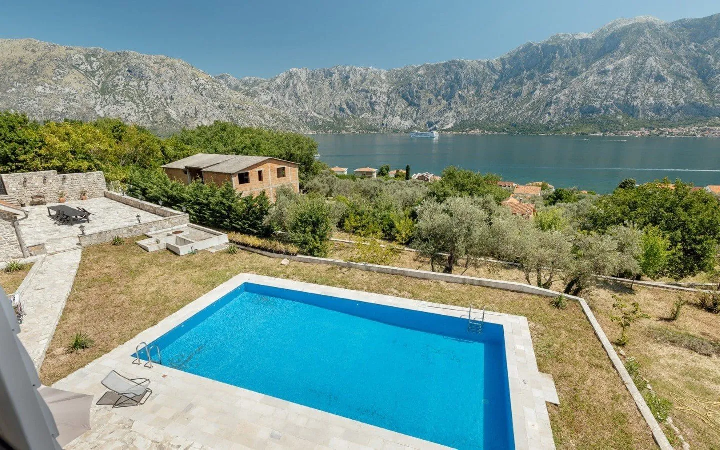 Sale, house, 800m², Prčanj, Kotor