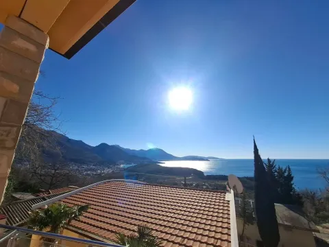 Pogled na more i okolinu sa terase objekta. - image 12