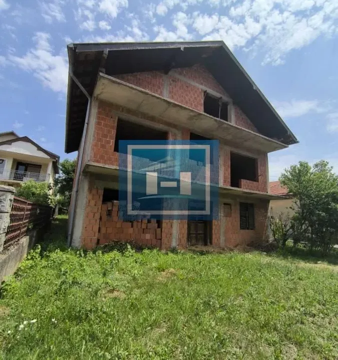 Prodaja, kuća, 184m², Ćuprija, Srbija