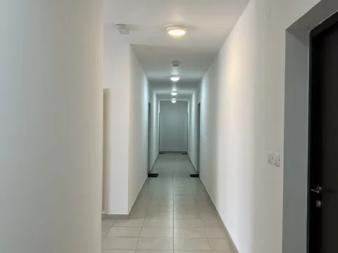 Izdavanje, stan, 30m², City Kej, Podgorica - image 12