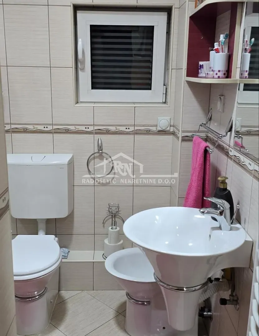 Prodaja, stan, 199m², Petlovo Brdo, Beograd