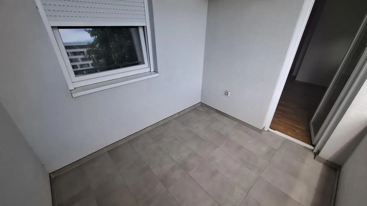 Izdavanje, trosoban stan, 75m², Petrovaradin, Novi Sad