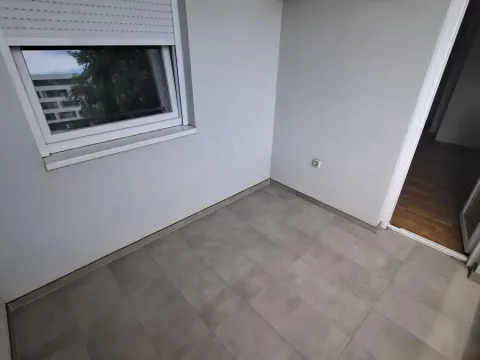Izdavanje, trosoban stan, 75m², Petrovaradin, Novi Sad - image 16