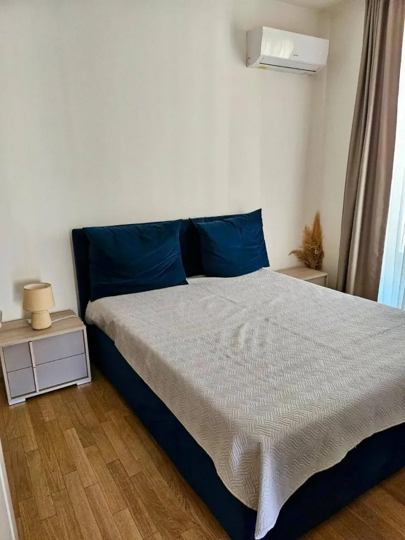 Izdavanje, jednosoban stan, 49m², Bečići, Budva