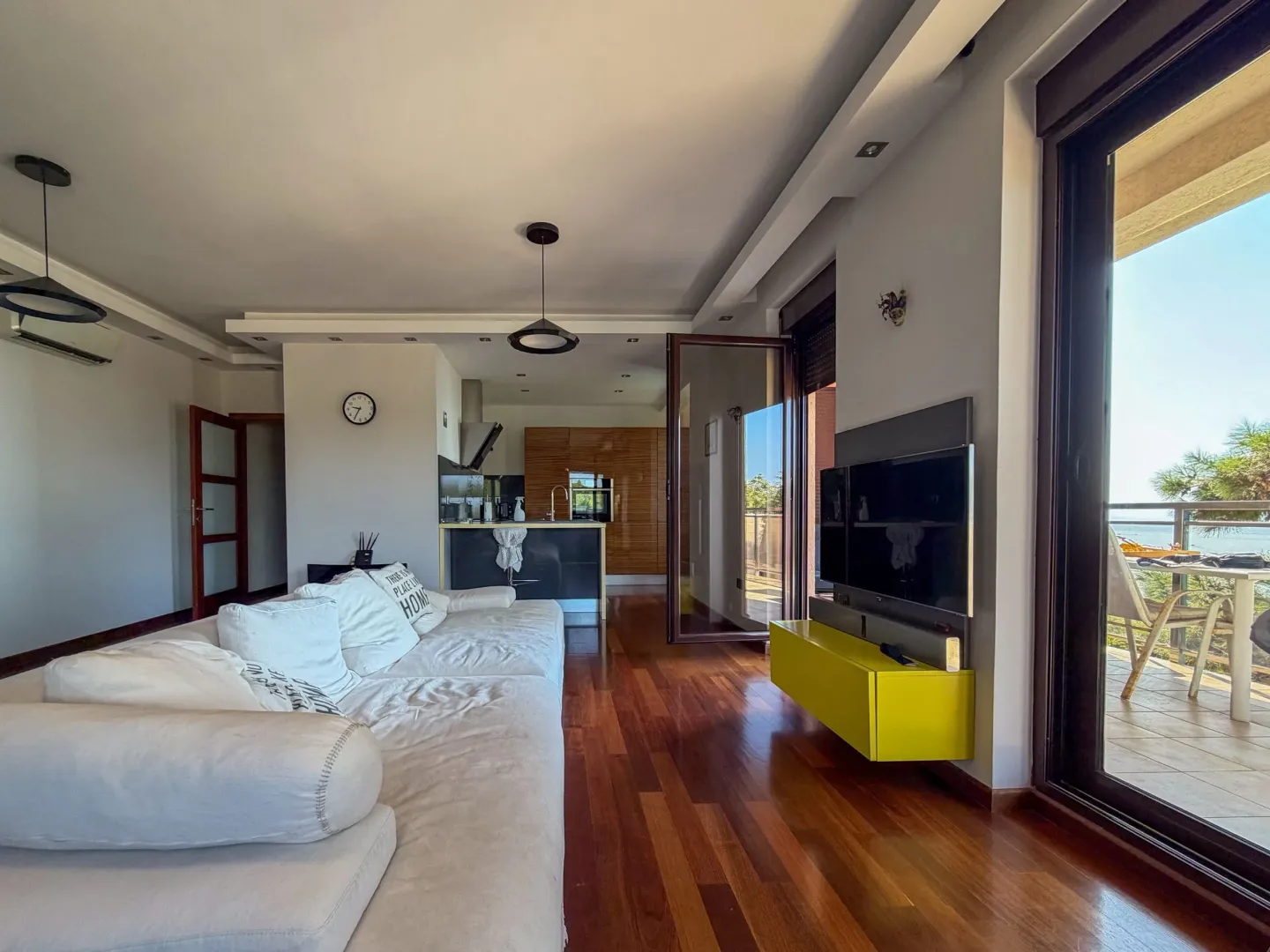 Prodaja, dvosoban stan, 120m², Komoševina, Budva