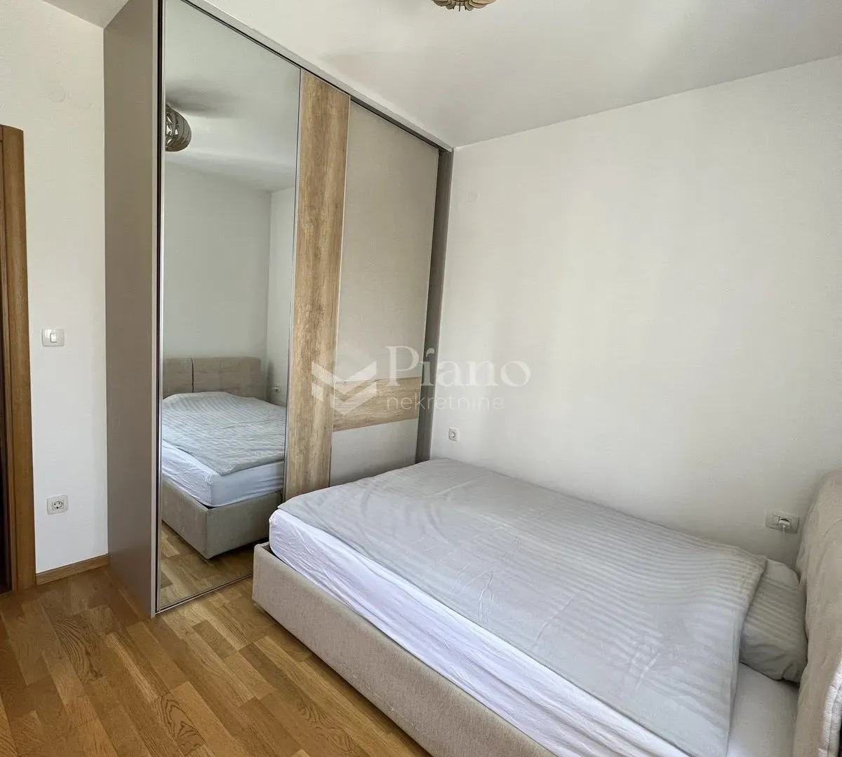 Izdavanje, jednosoban stan, 40m², Blok 9, Podgorica