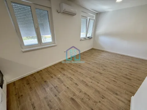 Prodaja, garsonjera, 26m², Vidovdansko naselje, Novi Sad Sve Podlokacije - image 7
