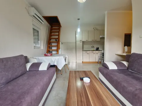 Rent, two bedroom apartment, 60m², Budva, Crna Gora - image 3