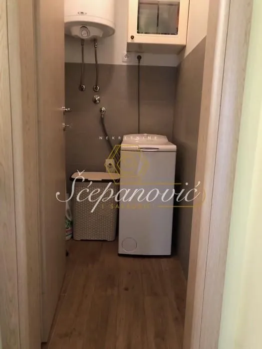 Prodaja, trosoban stan, 83m², Rotkvarija, Novi Sad Sve Podlokacije