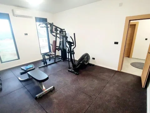 Rent, house, 190m², Tološi, Podgorica - image 6