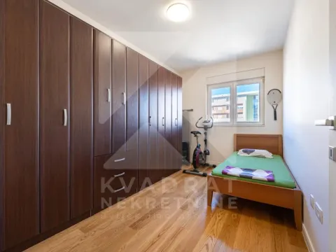 Sale, two bedroom apartment, 68m², Central Point, Podgorica - image 12