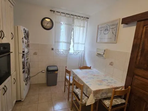 Rent, two bedroom apartment, 80m², Tripovići, Tivat - image 6