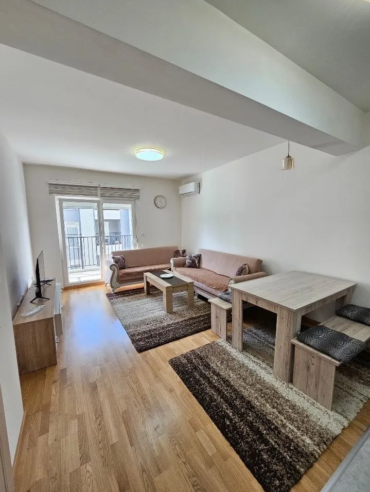 Izdavanje, jednosoban stan, 50m², Stara Varoš, Podgorica
