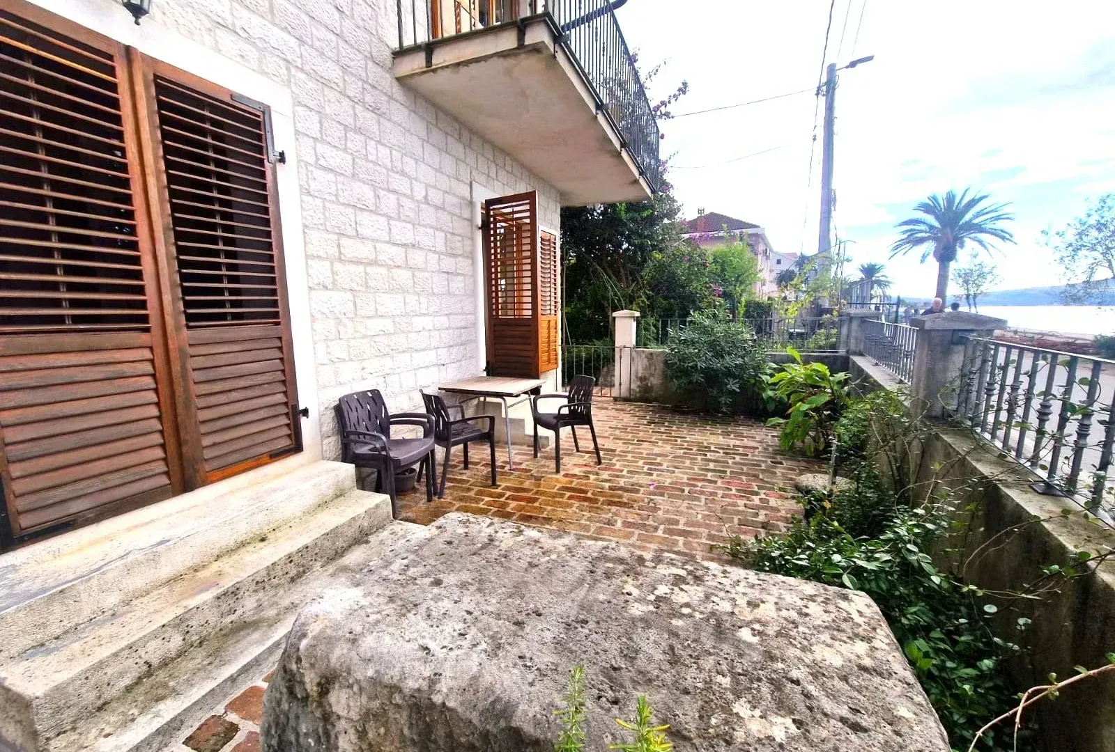 Izdavanje, stan, 60m², Tivat, Crna Gora