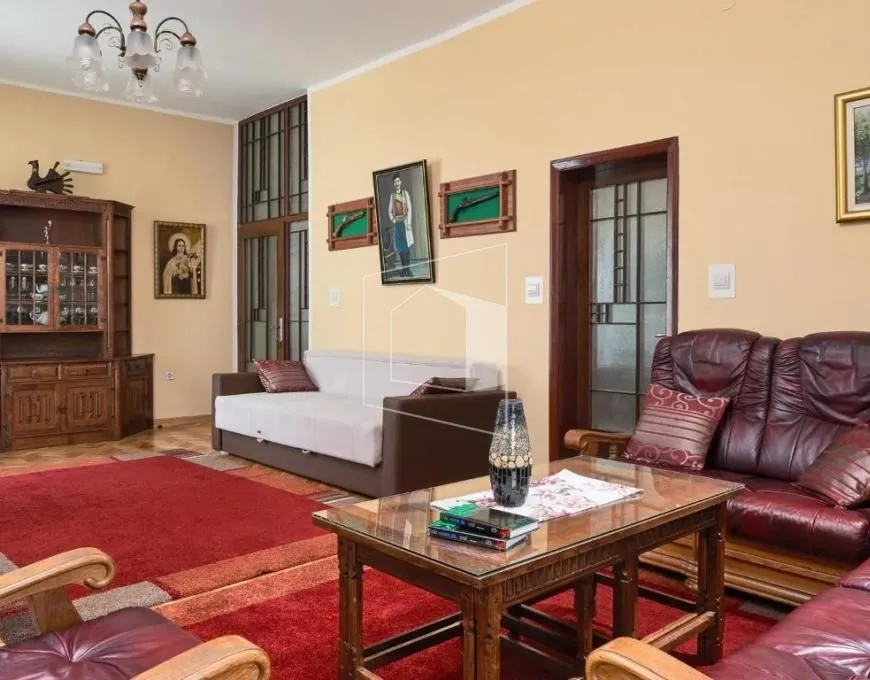 Izdavanje, jednosoban stan, 75m2, Stari Grad Kotor, Kotor