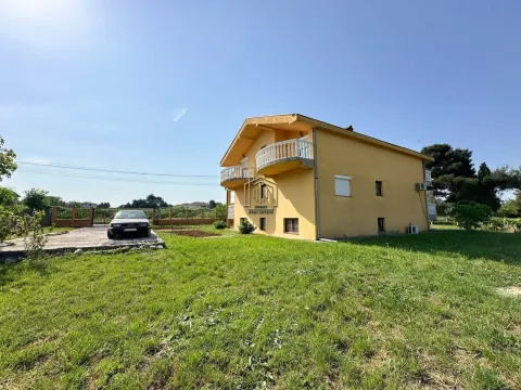 Prodaja, kuća, 350m², Zlatica, Podgorica - image 7