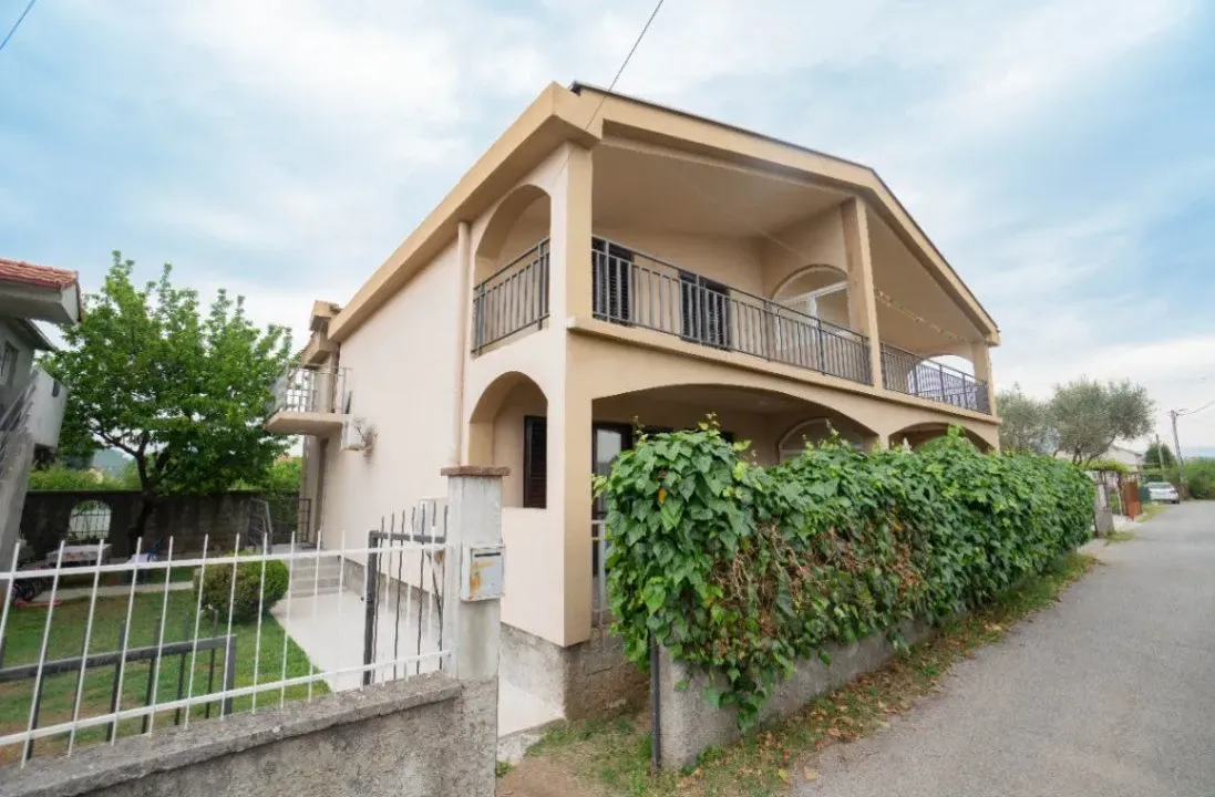 Rent, house, 160m², Gornja Gorica, Podgorica