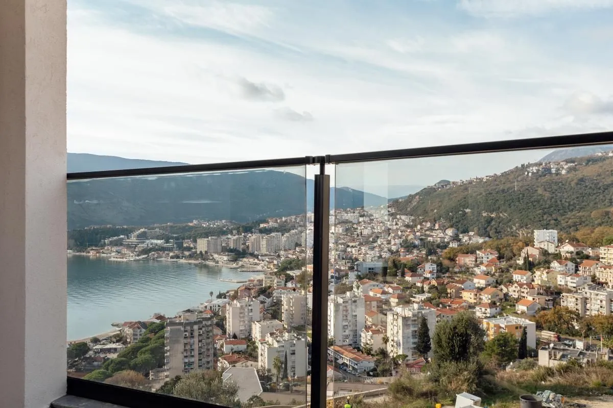 Prodaja, trosoban stan, 119m², Herceg Novi, Crna Gora