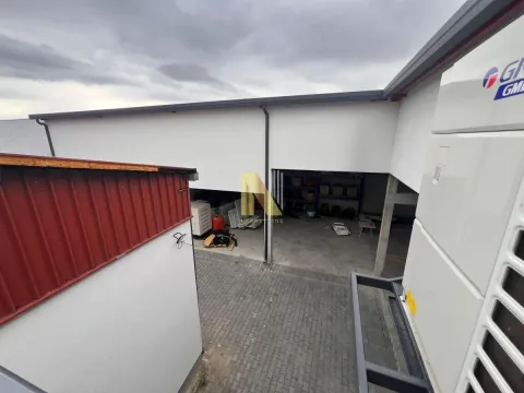 View of the exterior space and courtyard of the property. - image 3