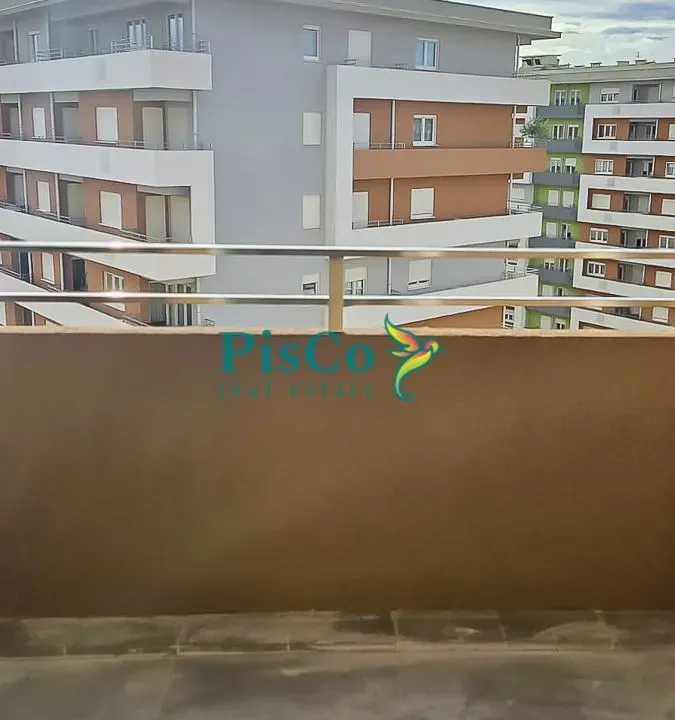 Izdavanje, dvosoban stan, 72m², Central Point, Podgorica