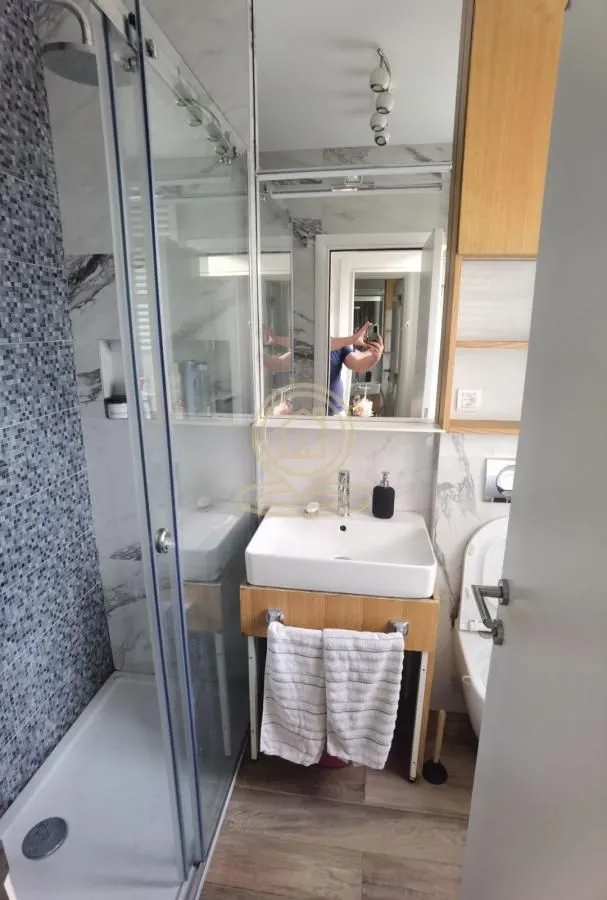 Izdavanje, trosoban stan, 60m², Skadarlija, Beograd