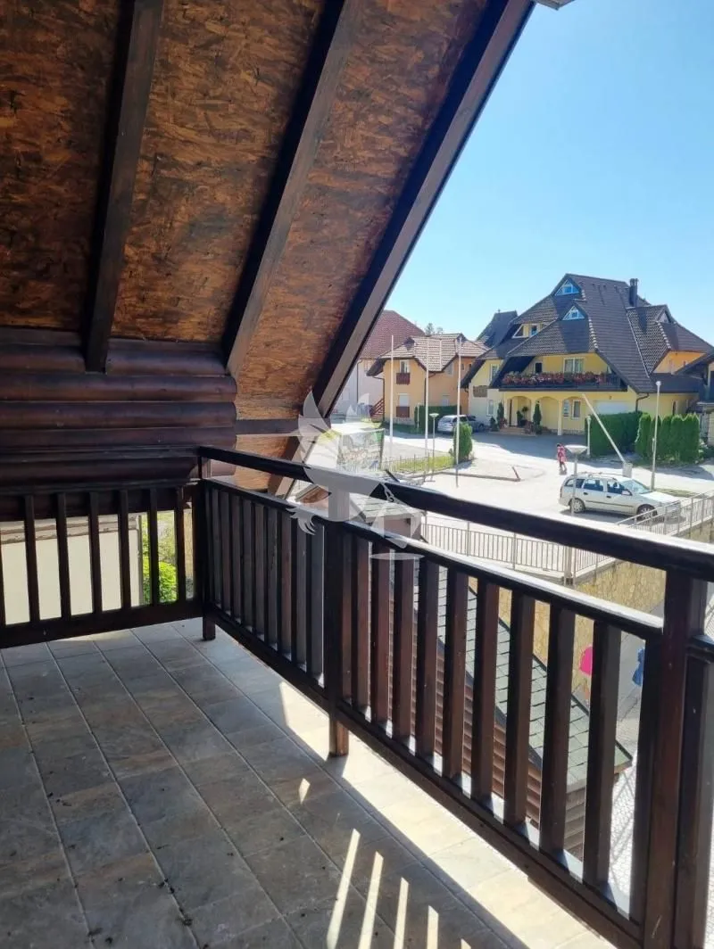 Prodaja, četvorosoban stan, 90m², Centar, Zlatibor