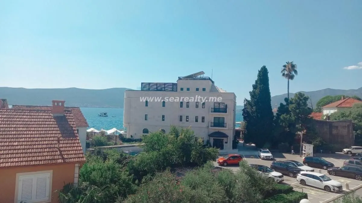 Izdavanje, jednosoban stan, 58m², Centar, Tivat