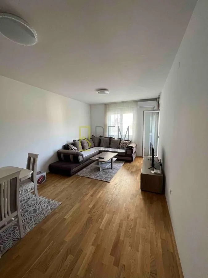 Izdavanje, jednosoban stan, 52m², Podgorica, Crna Gora