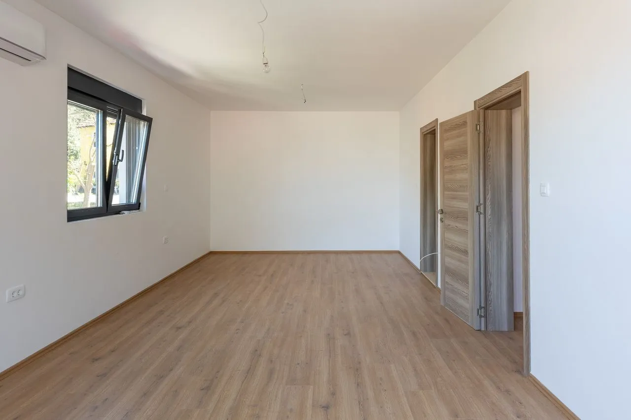 Prodaja, kuća, 160m², Škaljari, Kotor