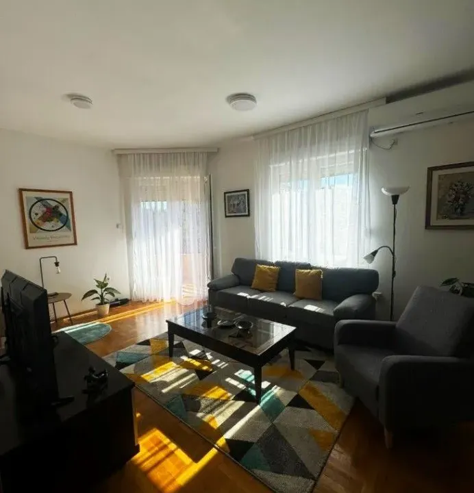 Izdavanje, stan, 55m², Momišići, Podgorica