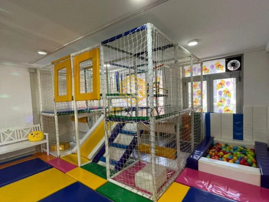 Rent, office space, 120m², 1 maj, Podgorica
