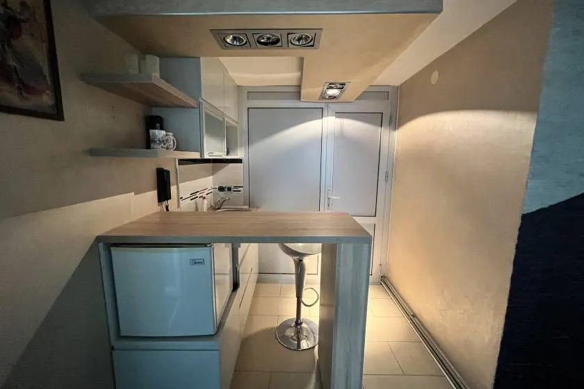 Izdavanje, stan, 85m², Palilula Sve Podlokacije, Beograd