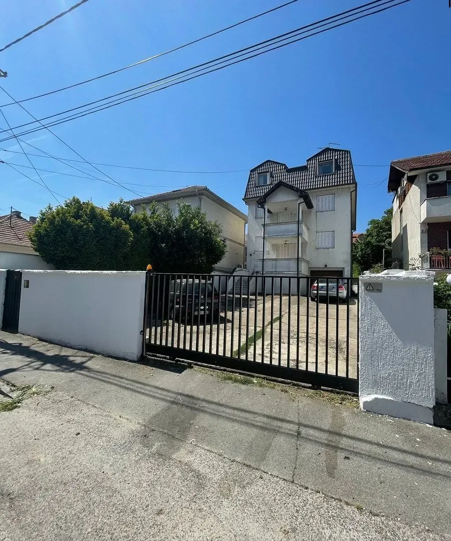 Sale, house, 600m², Autokomanda, Voždovac Sve Podlokacije