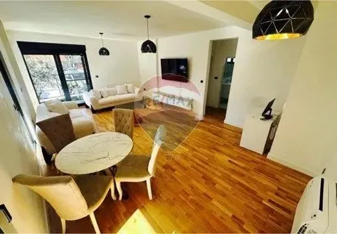 Izdavanje, dvosoban stan, 100m², Tološi, Podgorica - image 2