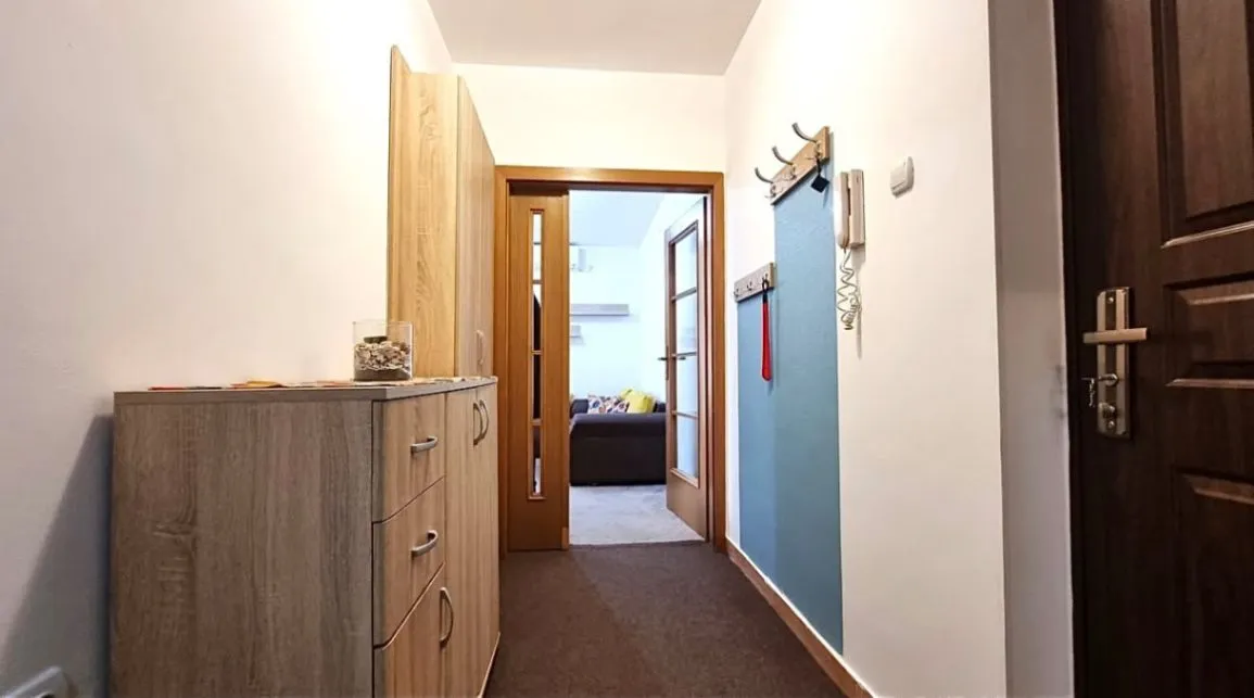 Izdavanje, dvosoban stan, 63m², Blok 9, Podgorica