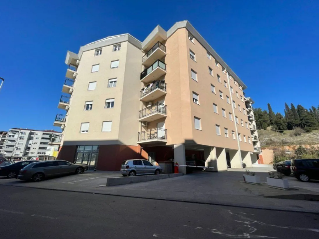 Rent, office space, 69m², Ljubović, Podgorica