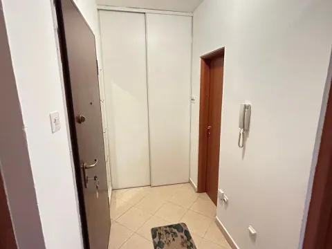 Izdavanje, dvosoban stan, 60m², Preko Morače, Podgorica - image 12