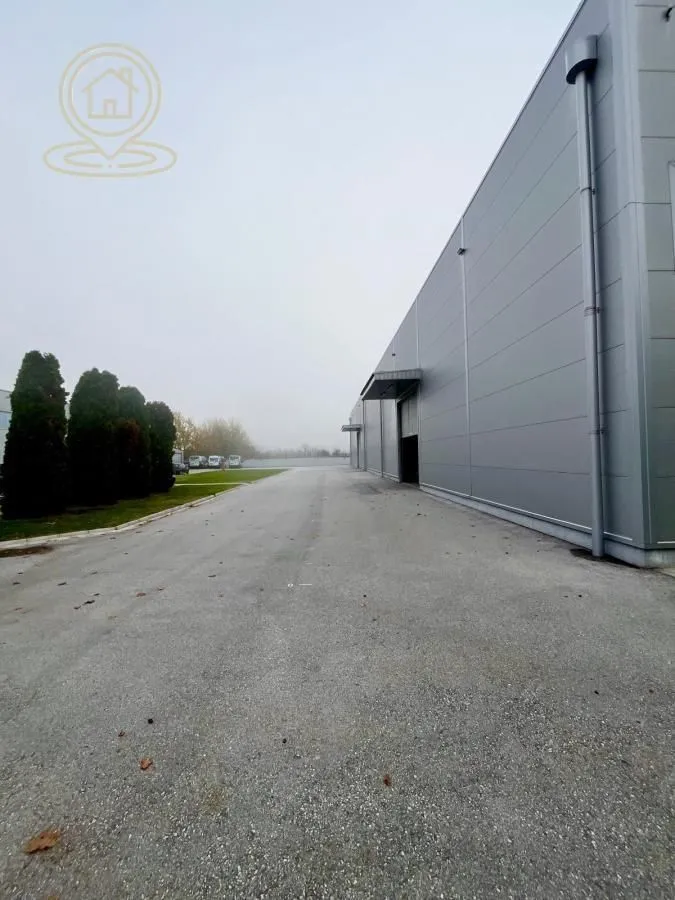 Sale, office space, 1201m², Kudeljarski Nasip, Pančevo