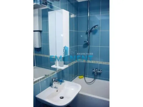 Izdavanje, trosoban stan, 89m², Stari Grad, Beograd - image 14