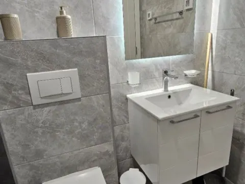 Izdavanje, jednosoban stan, 46m², Stari Aerodrom, Podgorica - image 9