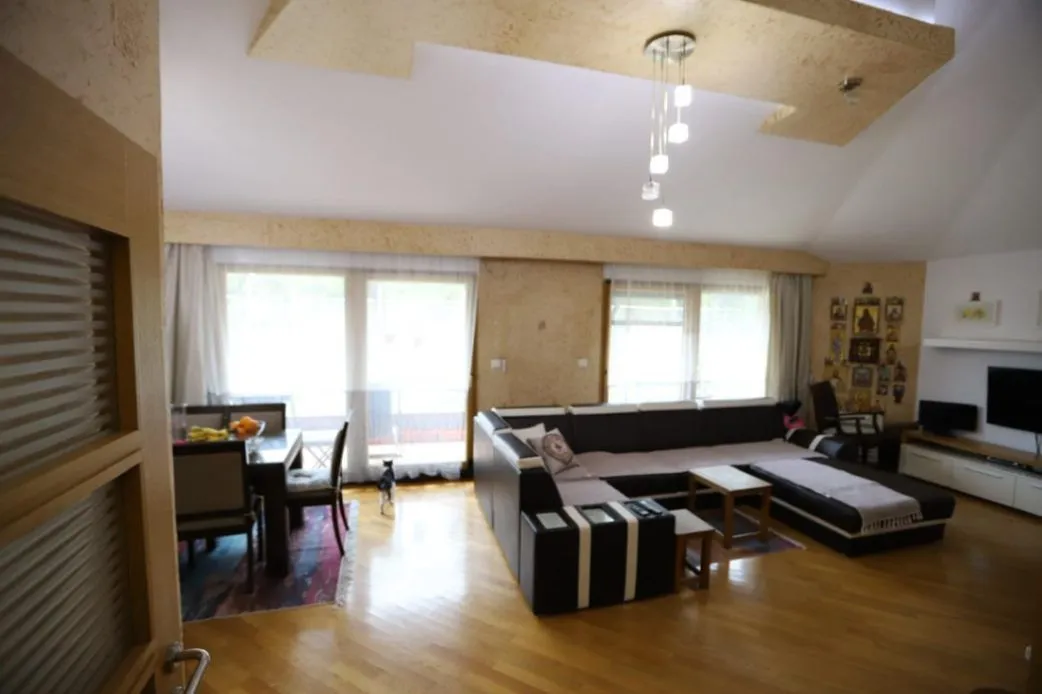 Prodaja, trosoban stan, 136m², Centar, Podgorica