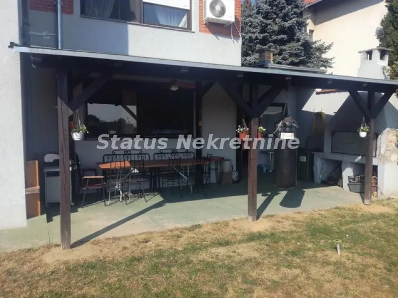 Prodaja, kuća, 459m², Petrovaradin, Novi Sad