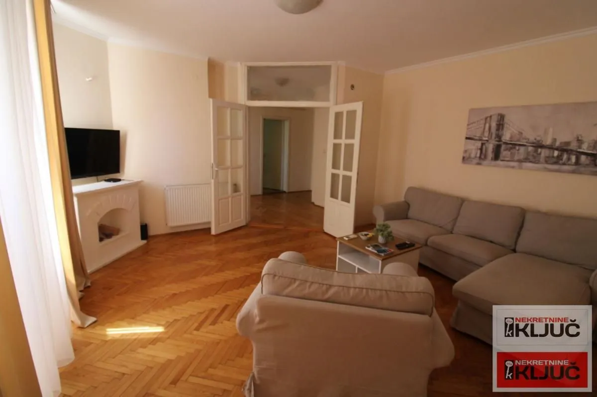 Izdavanje, trosoban stan, 75m², Centar, Novi Sad