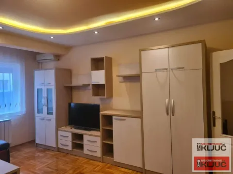 Izdavanje, dvosoban stan, 57m², Bulevar Evrope, Novi Sad Sve Podlokacije - image 2