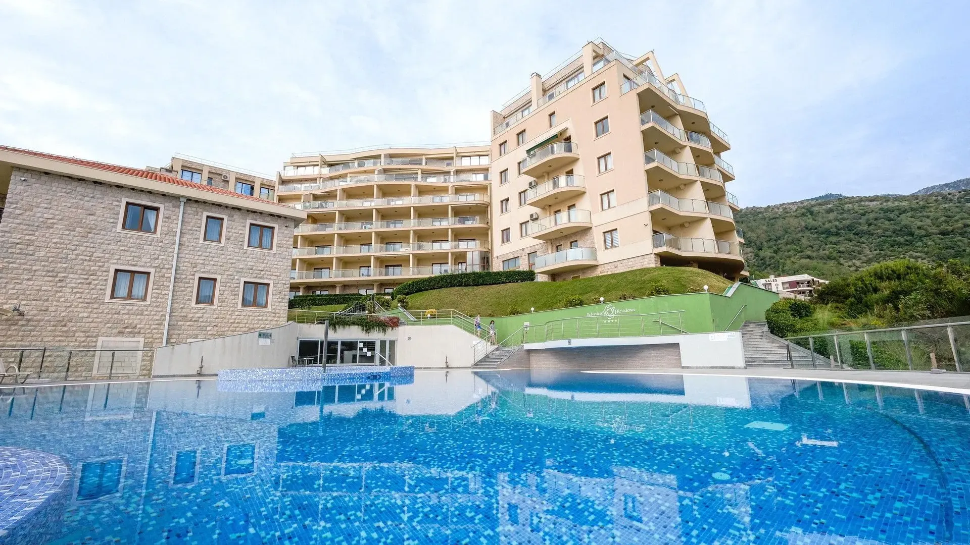 Prodaja, dvosoban stan, 87m², Bečići, Budva