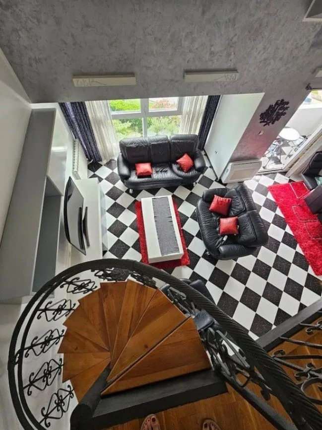 Izdavanje, trosoban stan, 80m², Dobrota, Kotor