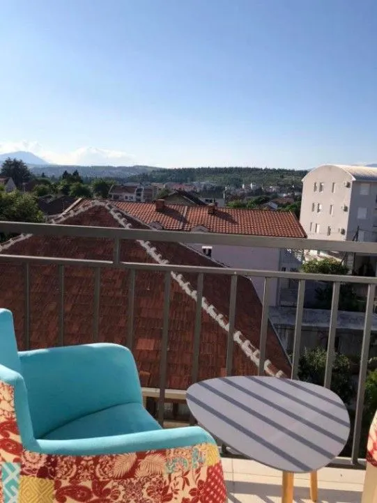 Izdavanje, jednosoban stan, 48m², Stari Aerodrom, Podgorica