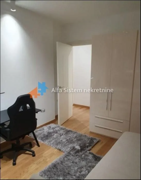 Izdavanje, četvorosoban stan, 105m², Novi Beograd Blok 65, Novi Beograd Sve Podlokacije