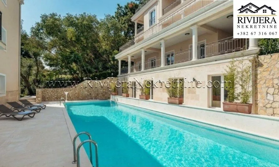 Prodaja, trosoban stan, 165m², Đenovići, Herceg Novi